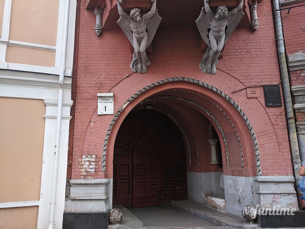 Экскурсия Замок Барона, дом Подгорского в Киеве. Фотосесия, посещение